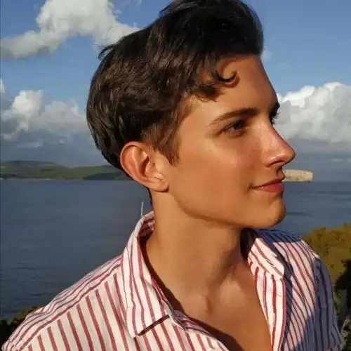 6686体育高级作者Judy