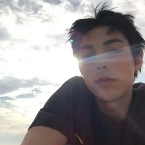 6686体育铁牌作者Aaron